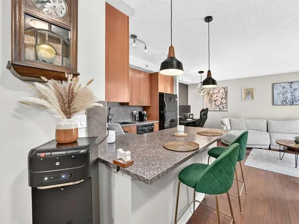 120 Country Village Cir NE #414, Calgary, AB T3K 0E4