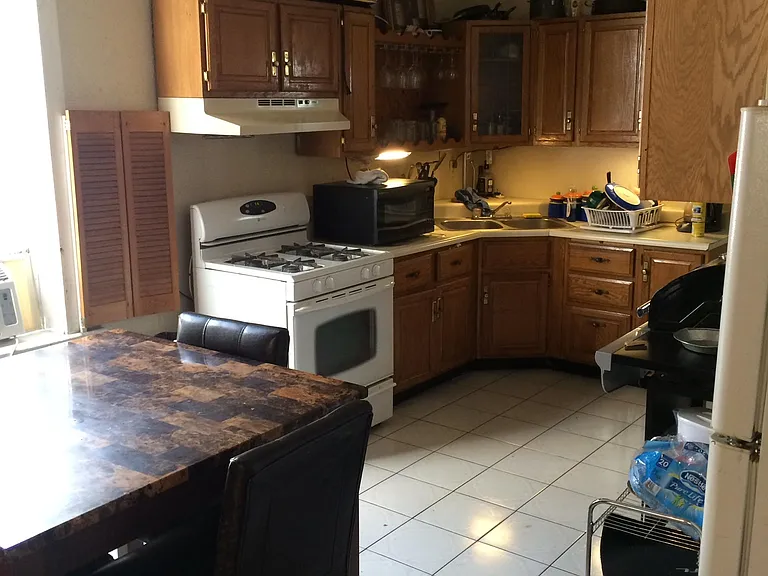 1818 N Sheffield Ave #1 — Photo 2