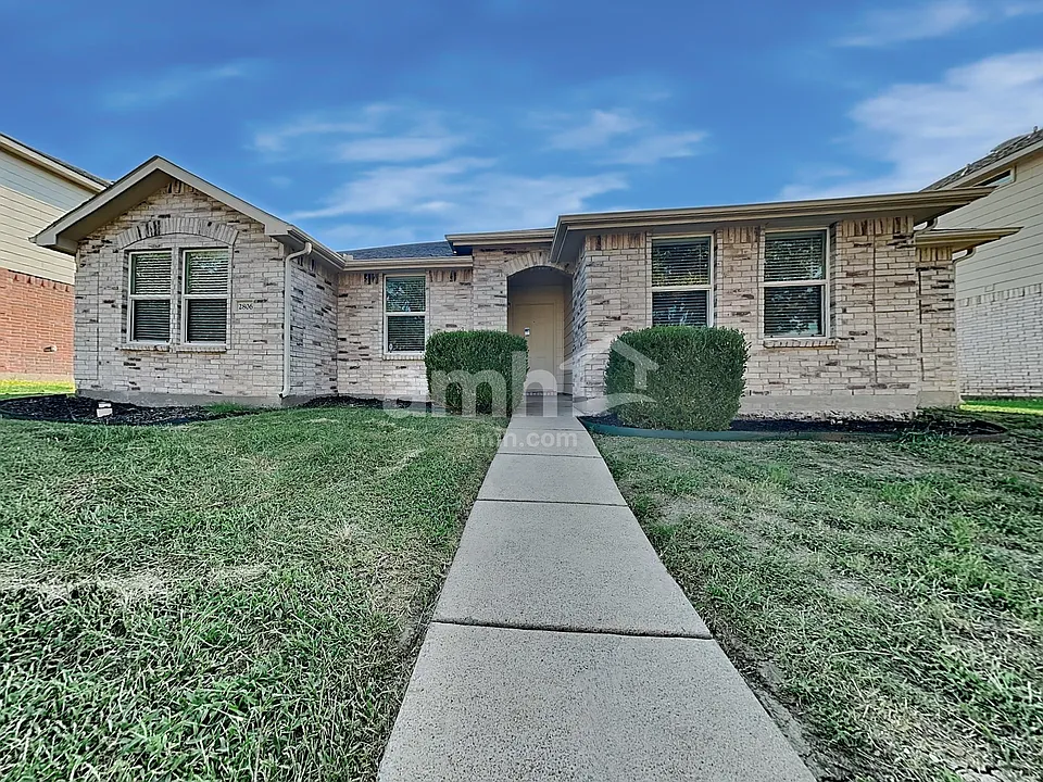 2806 Lake Terrace Dr