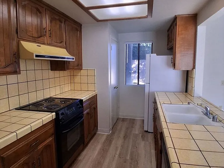 4597 N Emerson Ave — Photo 3