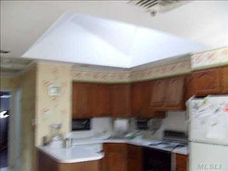 4th image of 759 Morton Ave