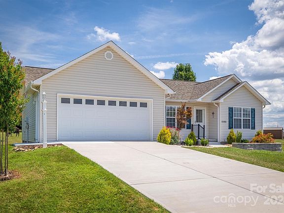 5th image of 1592 Windy Holly Ln