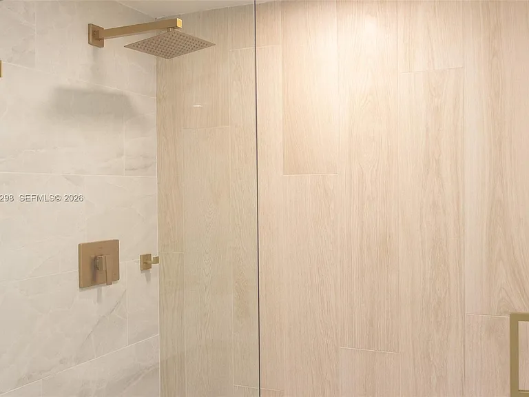 3250 N Palm Aire Dr #202 — Photo 17