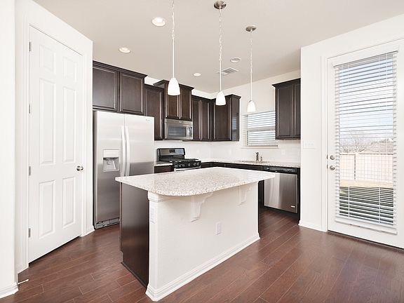 3rd image of 134 White Horses Dr