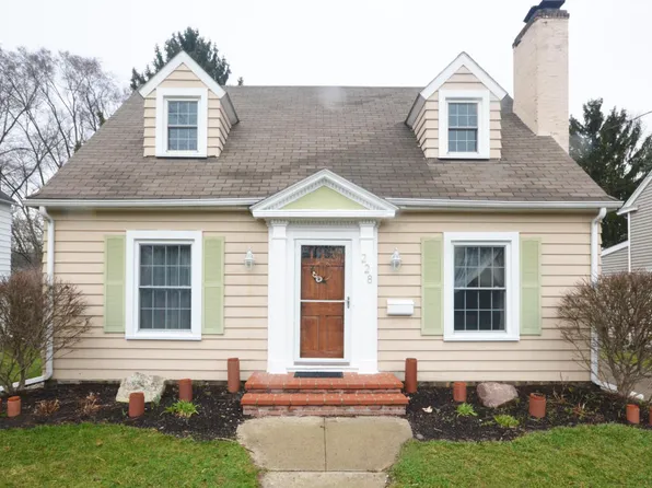 228 Montrose Ave, Kalamazoo, MI 49001