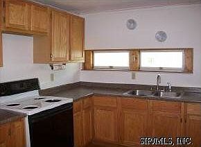 2nd image of 205 5th Ave