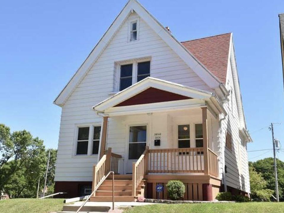 1st image of 2854A N Richards St