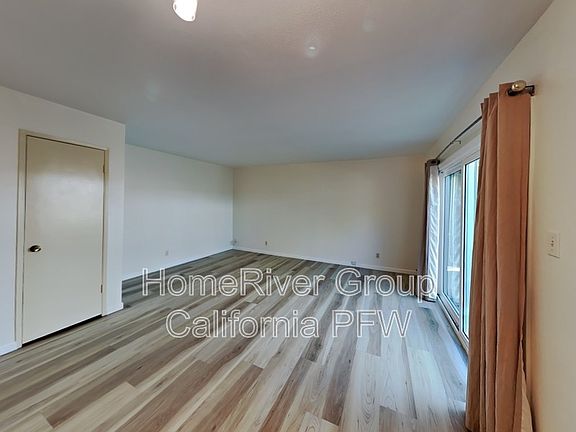 4th image of 2568 Seahorse Ave