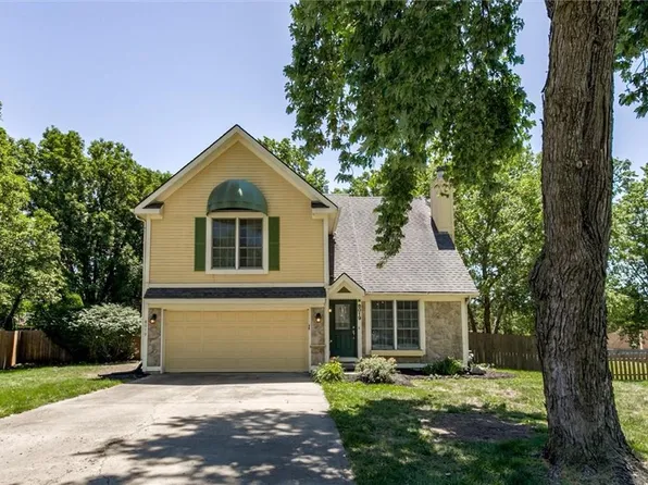 8019 W 149th Ter, Overland Park, KS 66223