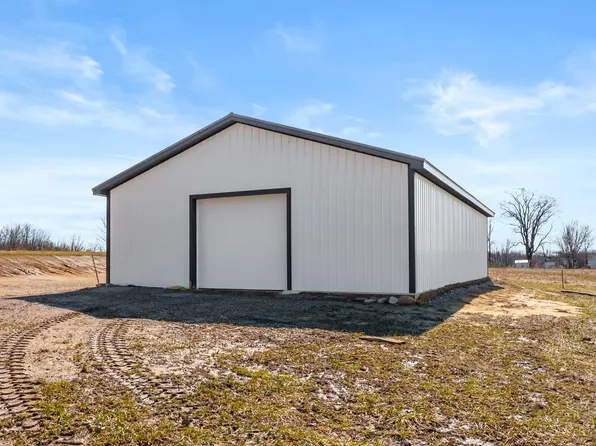 41823 Waukeenah Dr, Paw Paw, MI 49079