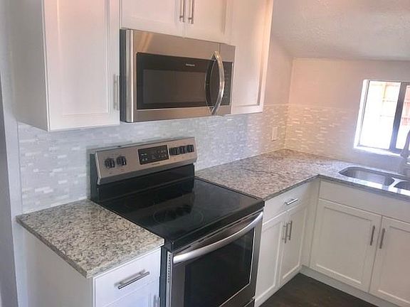 3rd image of 4522 Gaston Ave
