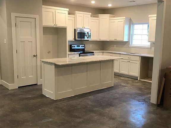 4th image of 418 Stonegate Dr