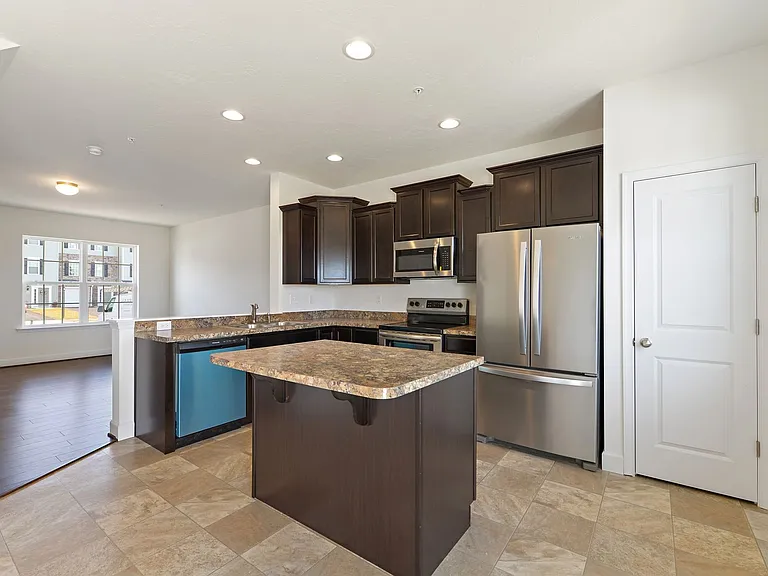 261 Homestead Dr — Photo 4