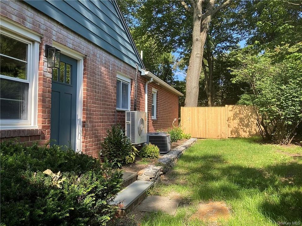 1st image of 56 Park Cir #56