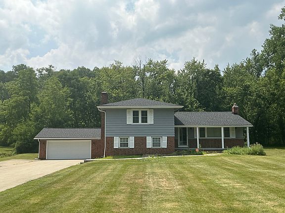 2nd image of 3732 Maplecrest Ave