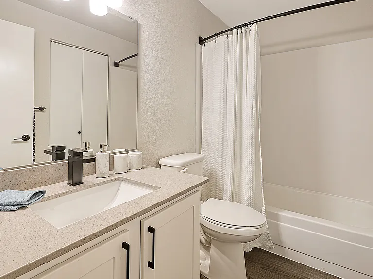 Westvue Apartments — Photo 12
