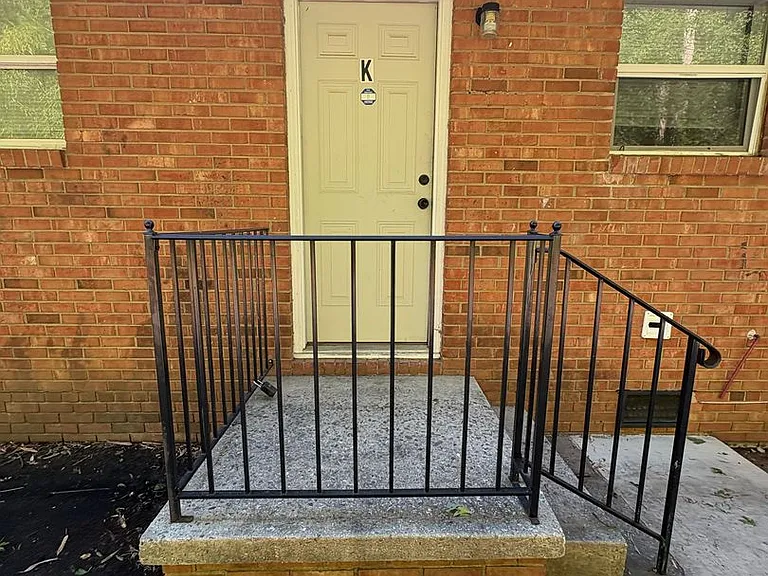 803 Oak St — Photo 2