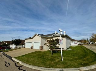 401 Bothwell Dr #36, Strathcona County, AB T8H2C9