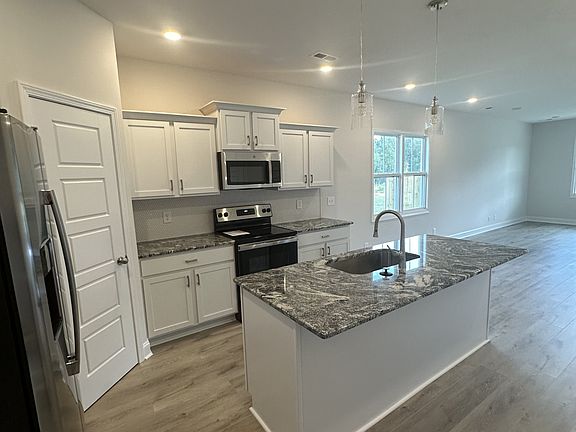 4th image of 226 Wexford Way