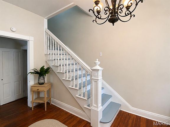4th image of 608 Center St #610