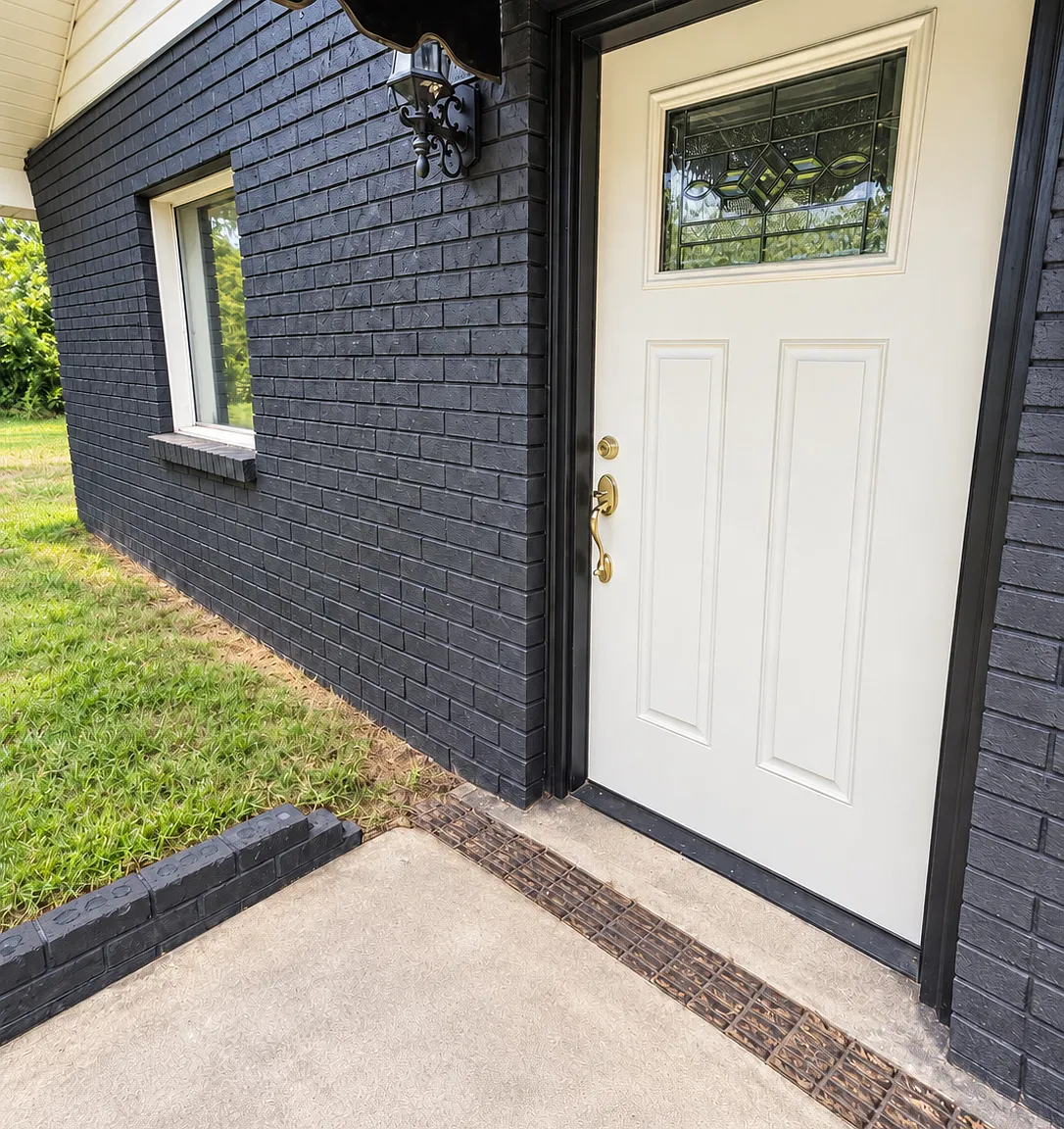 3 bed, 820 sqft, $1,500 — Photo 1