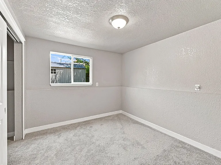2523 Ember Dr — Photo 23
