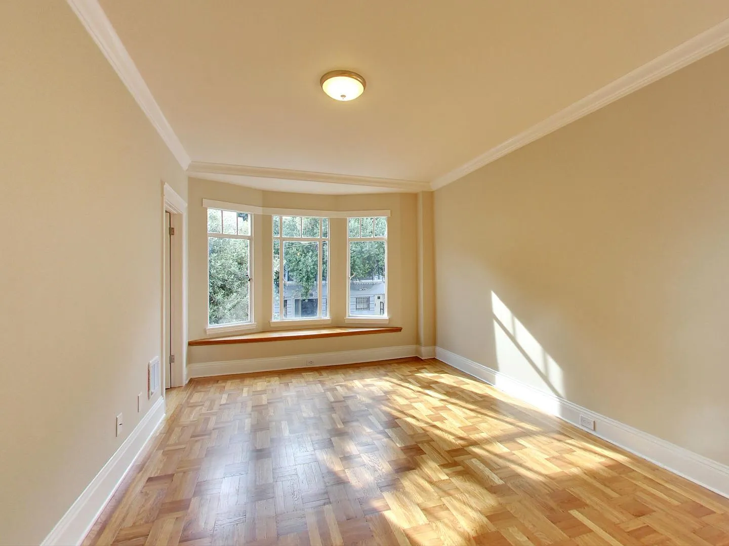 1850 Sacramento Street — Photo 2