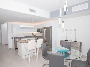 1110 Brickell Bay Dr, Miami, FL 33131