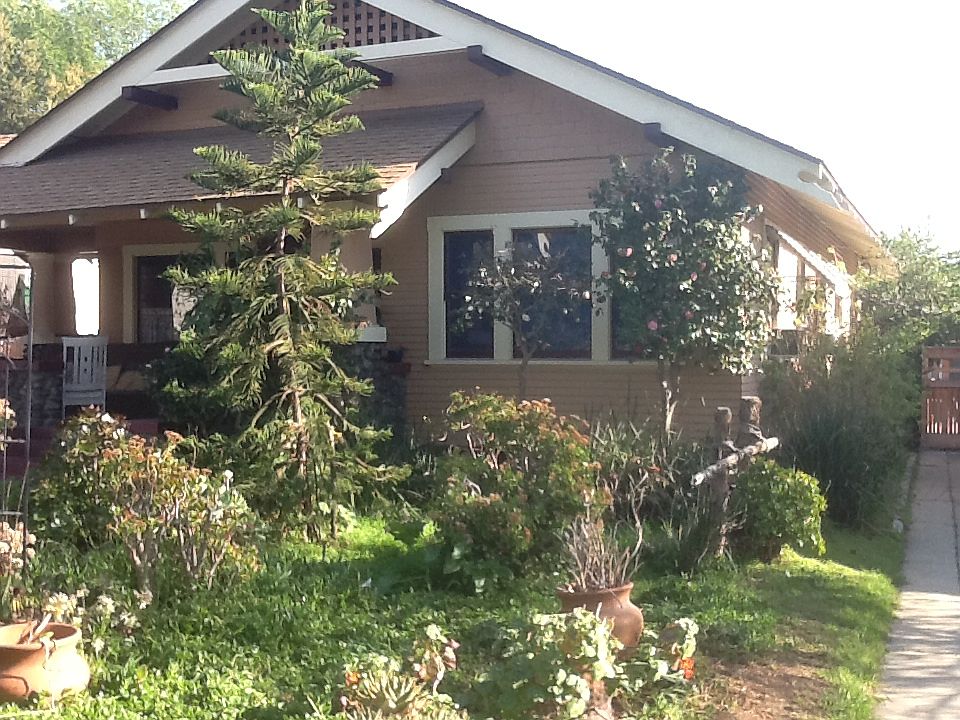 1st image of 350 E Jefferson Ave