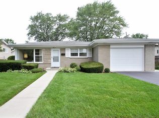 7612 Beckwith Rd, Morton Grove, IL 60053
