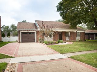 187 Belaire Dr, Buffalo Grove, IL 60089