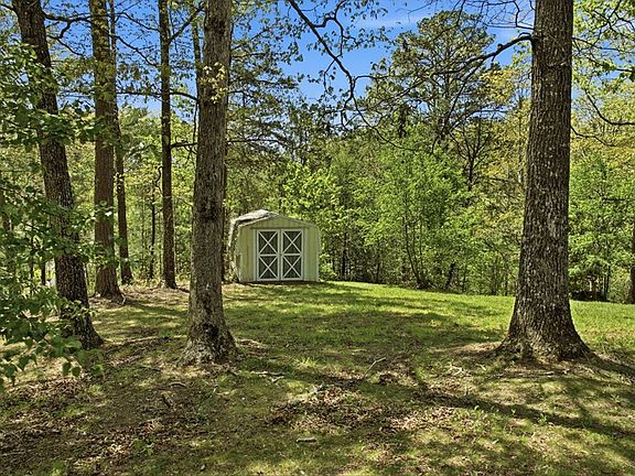 4th image of 838 Peachtree Hills Rd