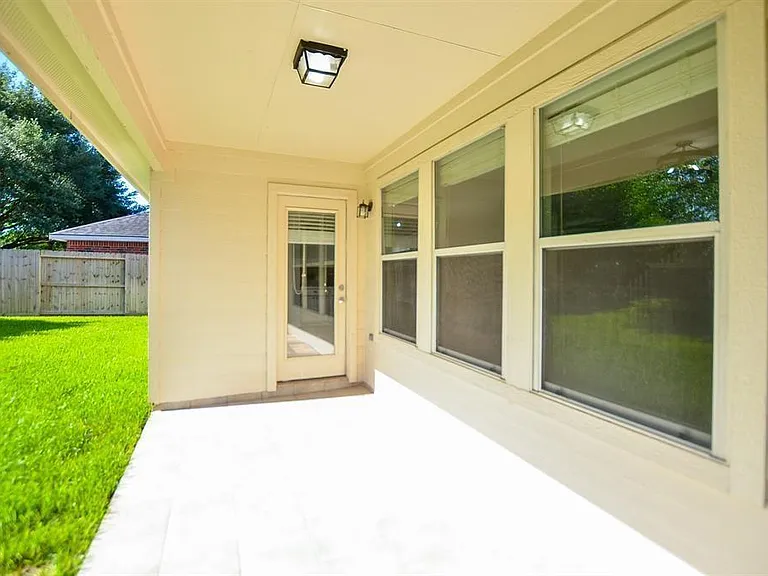 2219 Gable Hollow Ln — Photo 2