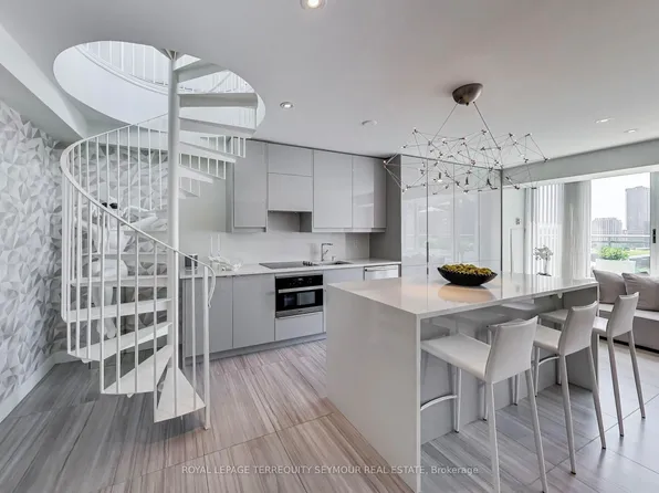 77 Lombard St #Penthouse 3, Toronto, ON M5C 3E1