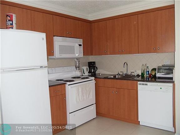 4th image of 170 Cypress Club Dr APT 730