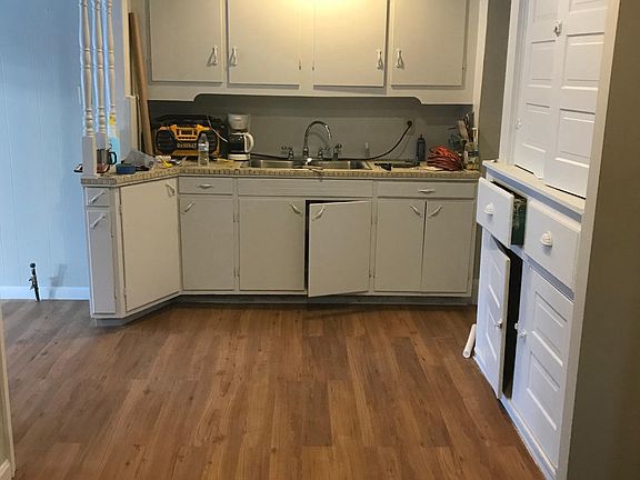 4th image of 5733 Washington Ave
