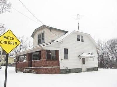 2nd image of 452 Moore Ave