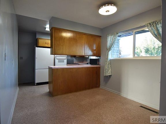5th image of 1310 Merrett Dr