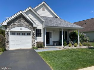 16 Bear Meade Dr, Hamilton, NJ 08691