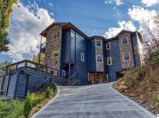 868 Cliff Branch Rd, Gatlinburg, TN 37738