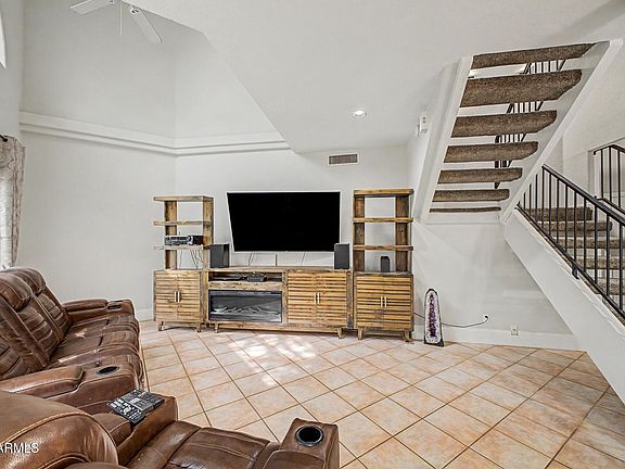 4th image of 10228 N 12TH Place #1