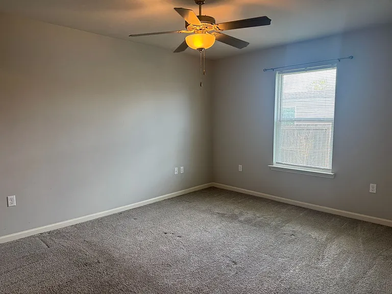 1501 Ravier Ln — Photo 11