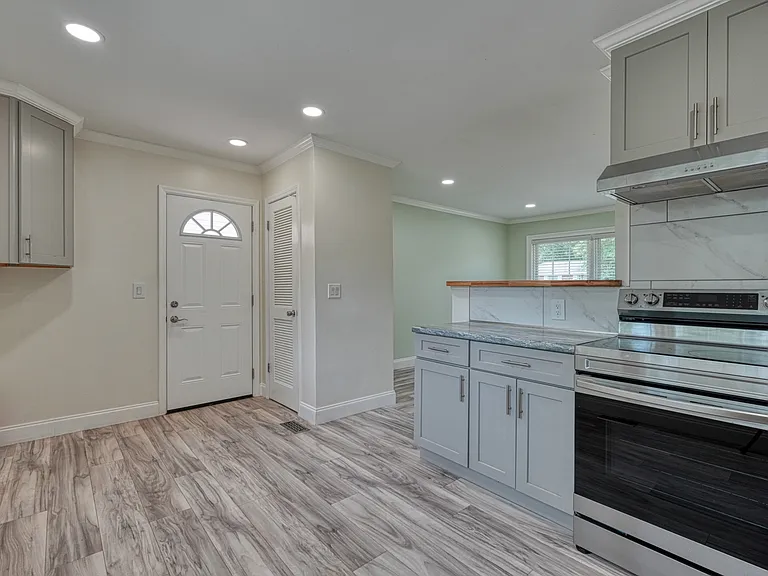 311 Pioneer Pl — Photo 15