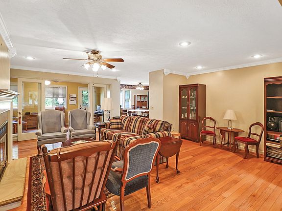 5th image of 361 Creekway Dr