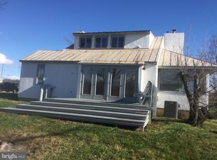 7434 Hawthorne Farm Rd, Marshall, VA 20115