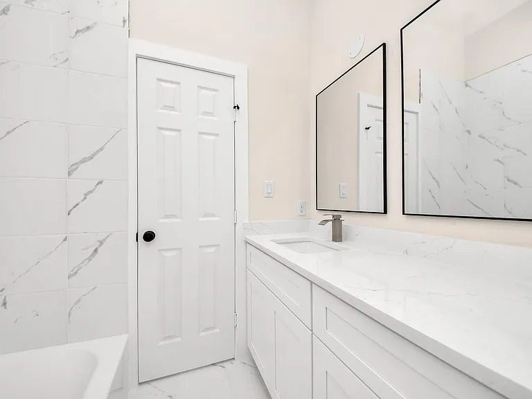 8025 Peachtree St #B — Photo 37