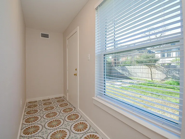 2916 Arbor St — Photo 19