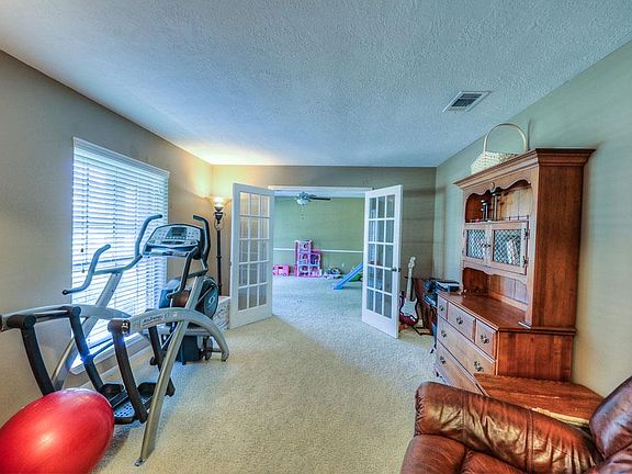 5th image of 97 Panorama Dr