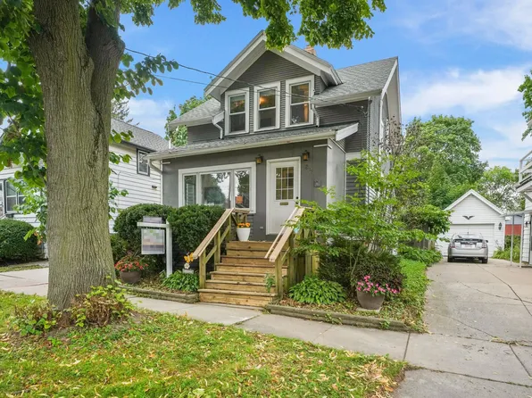 182 Dixon St, Madison, WI 53704