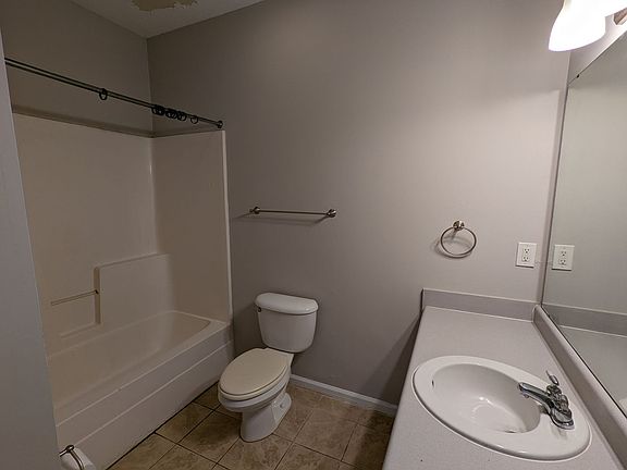 4th image of 706 Sykes St #A